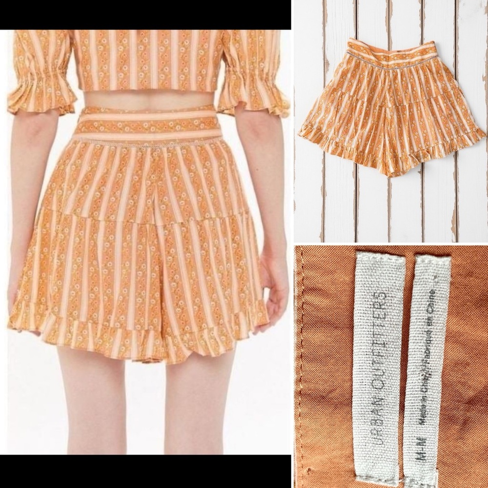 Urban Outfitters Prairie Tiered Floral Ruffle Short - M - Picture 2 of 10